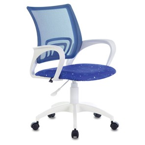 Кресло офисное Brabix Fly MG-396W (с подлокотниками, пластик белый, сетка, темно-синее с рисунком "Space") 532405 в Санкт-Петербурге